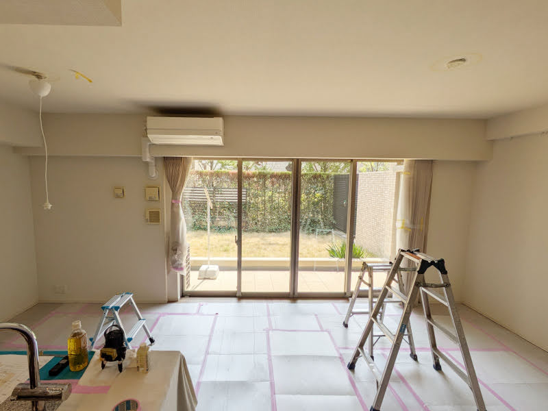 ダウンライト施工　ダイニング側養生