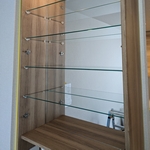 ガラス棚収納 ガラス扉収納 照明付ミラー付