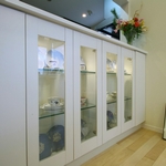 カウンター下収納ガラス扉