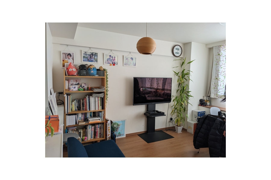 収納設置前のリビング